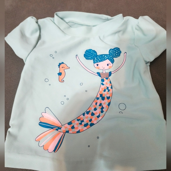 Carters Girls Tee - Size 18M - Picture 1 of 3